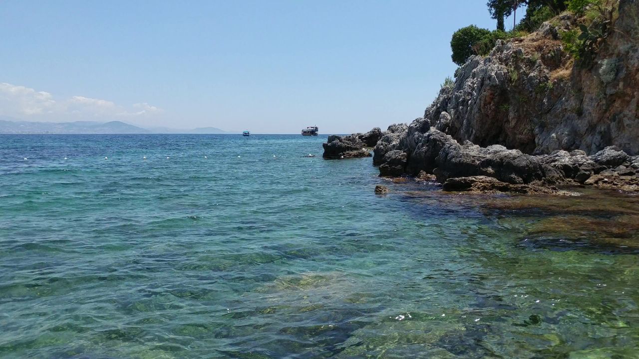 海洋海滩岩石把