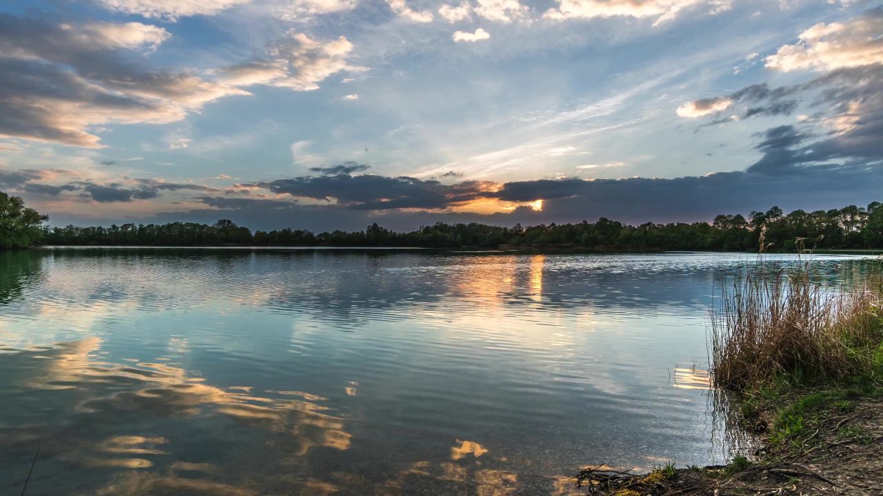 湖云水景观阳光
