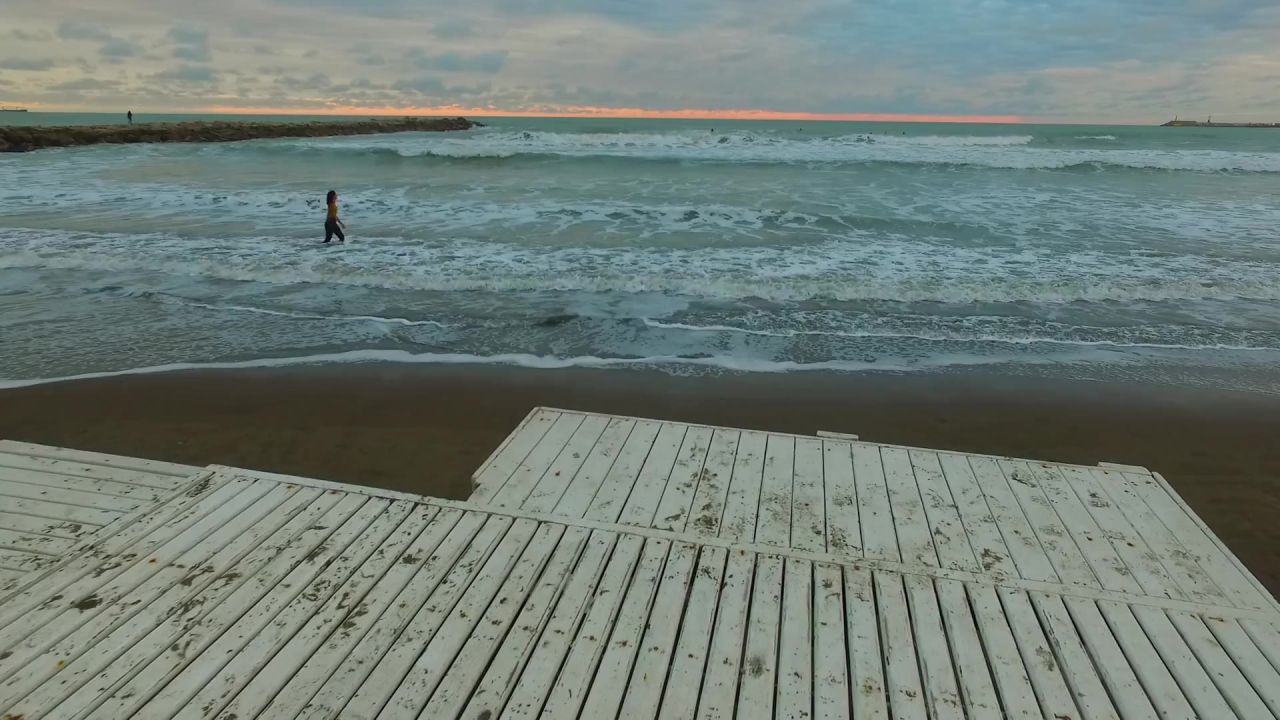女孩海滩妇女贝拉