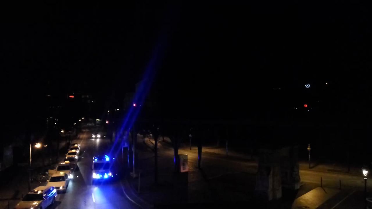 城市夜光汽车柏林