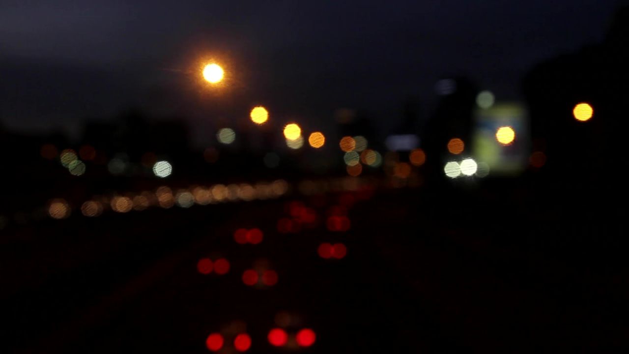 汽车灯街夜黑暗