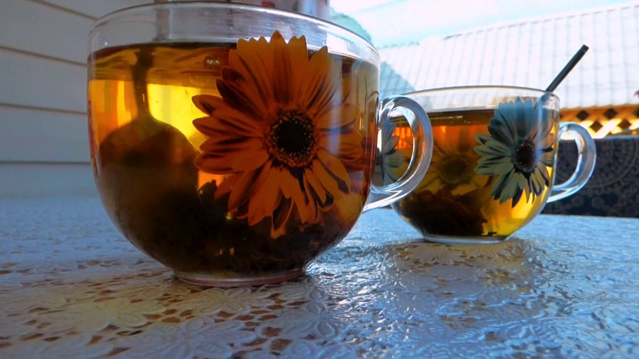 两杯茶一