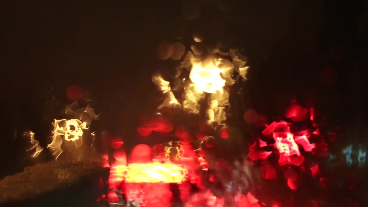 汽车灯雨水模糊散