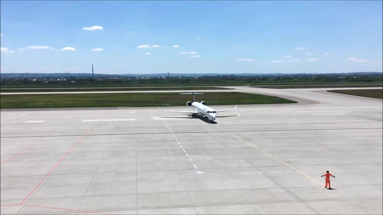 着陆汉莎航空公司机场