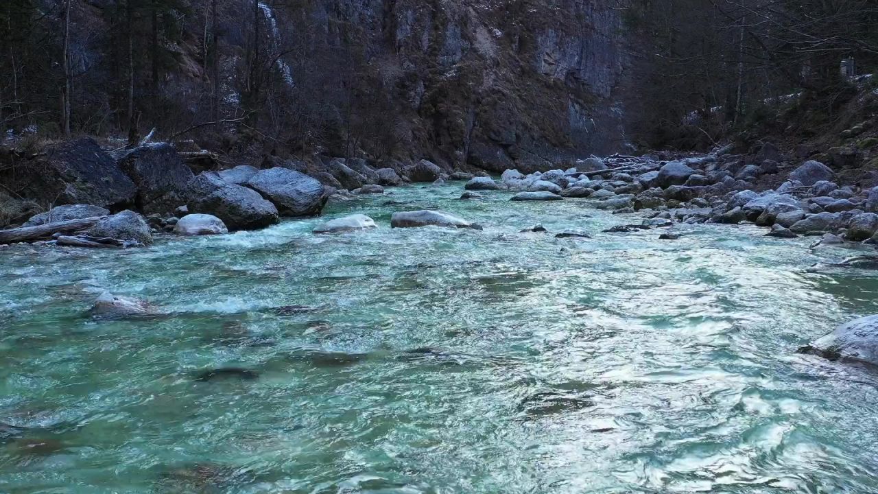 冬天河自然景观冰水