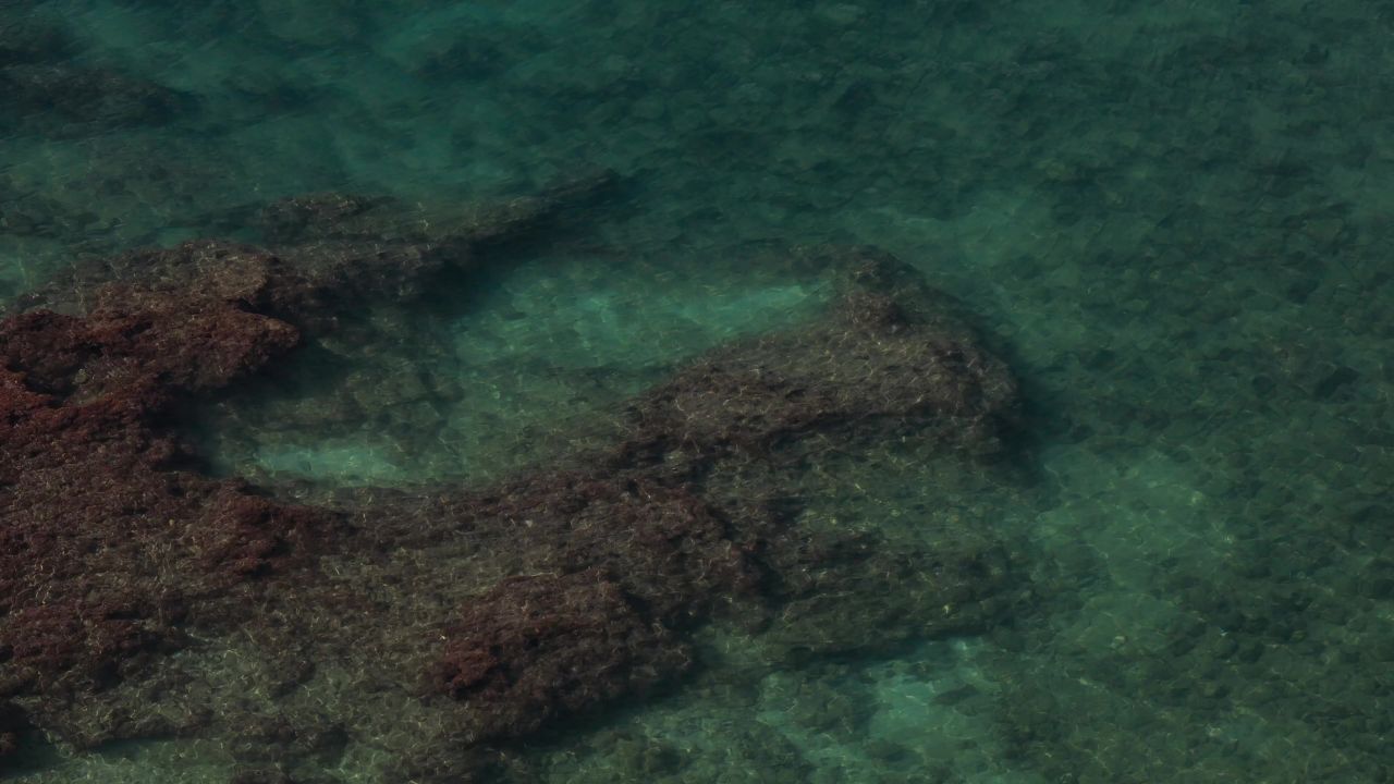 岩石海洋波景观假日