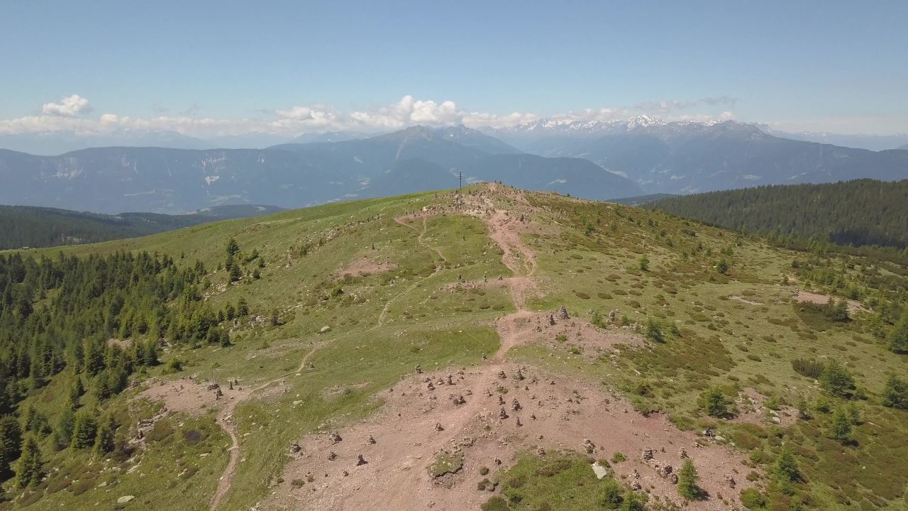 男人的石头小山