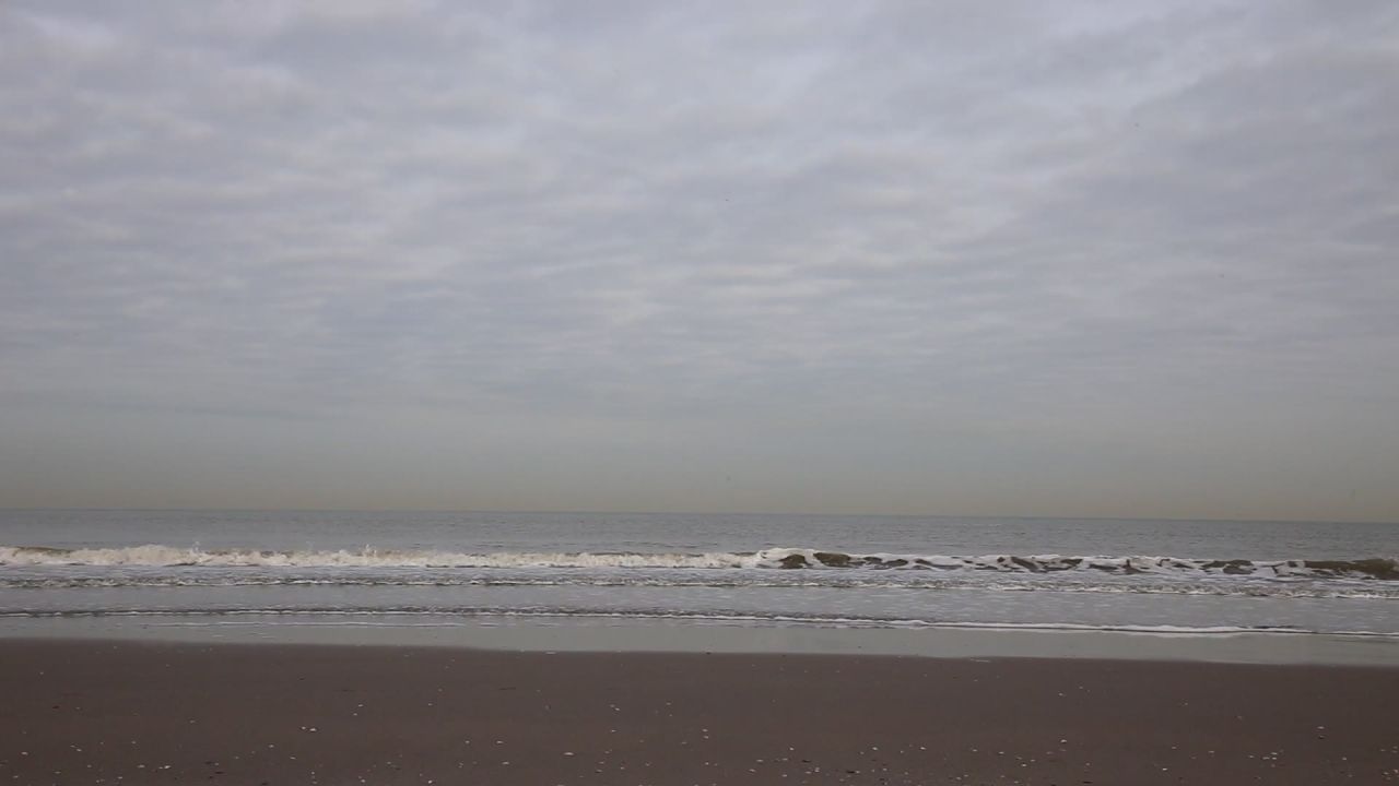 海海滩滨波