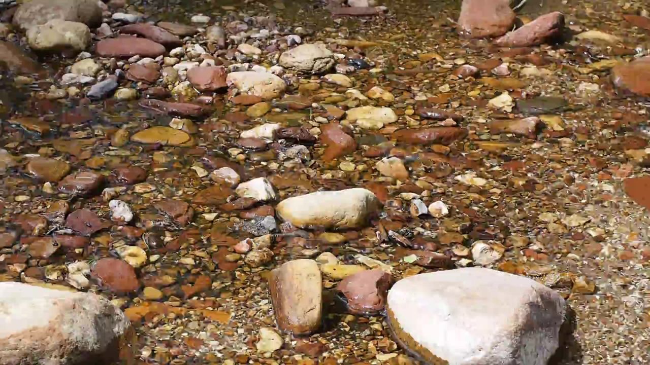 河水檩条唠唠叨叨地