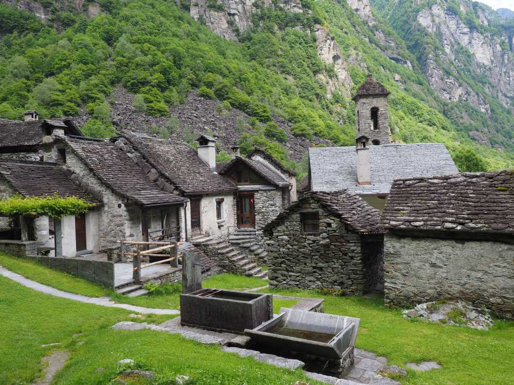 村石板屋村