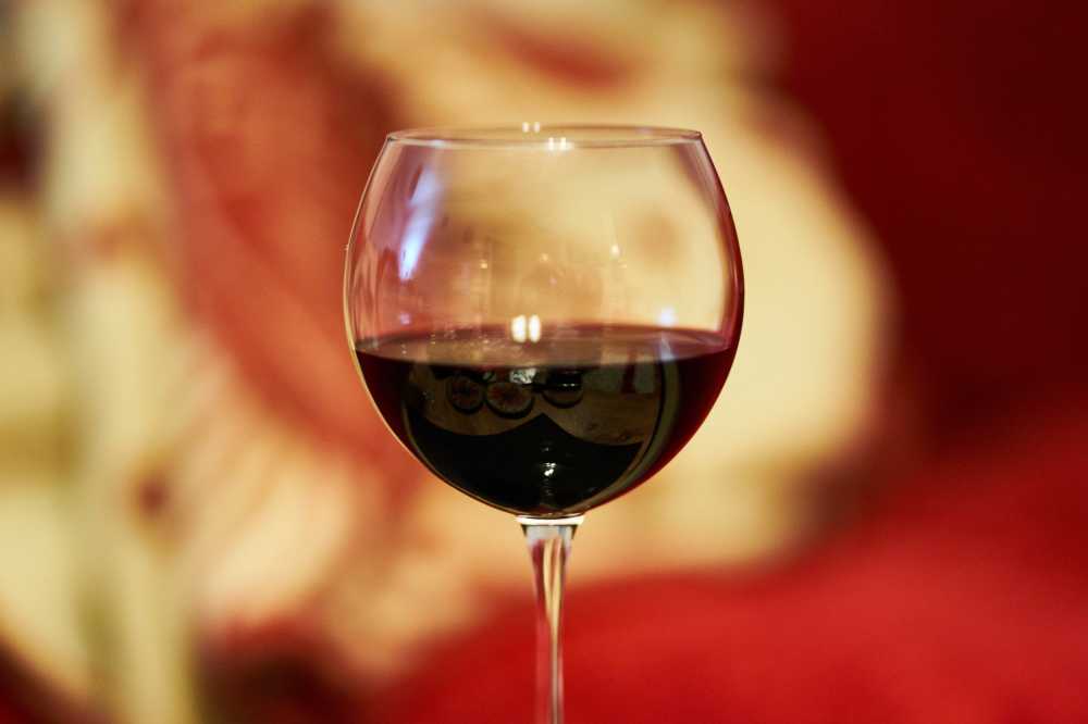 葡萄酒干一杯