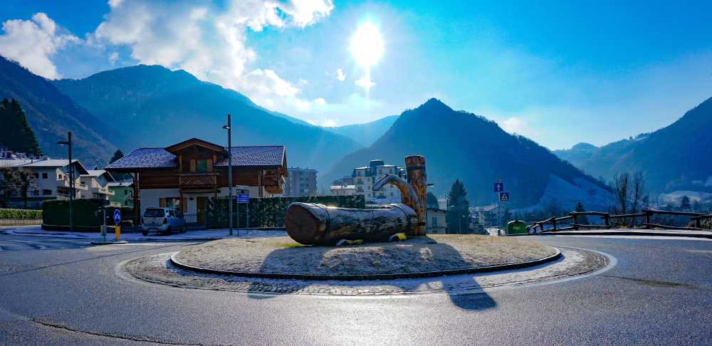 圆丰塔纳沥青山
