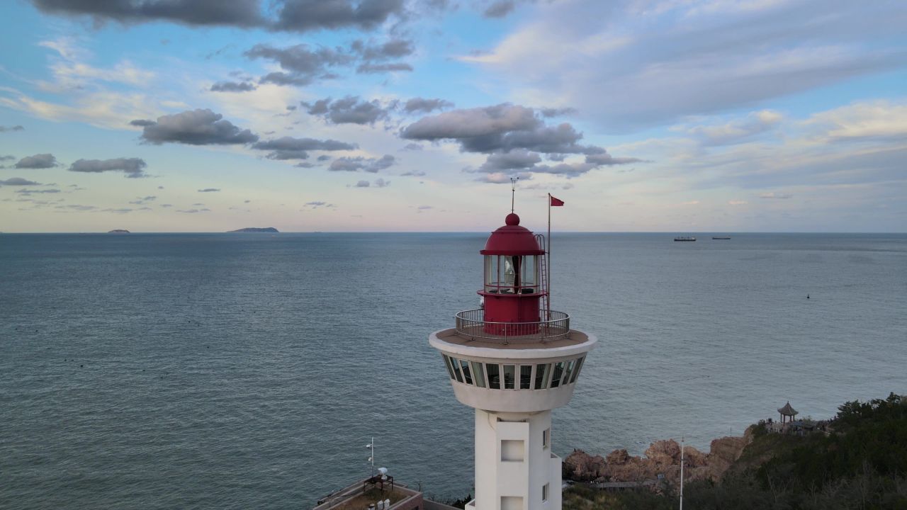 烟台田横山公园灯台夕阳