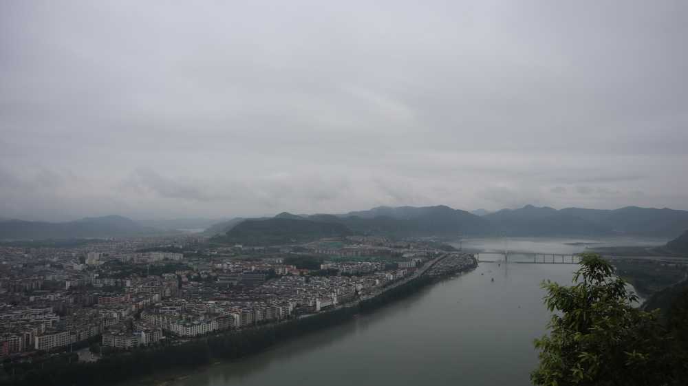 阆中