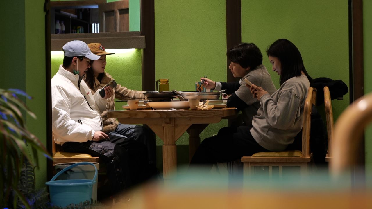 聚餐吃饭