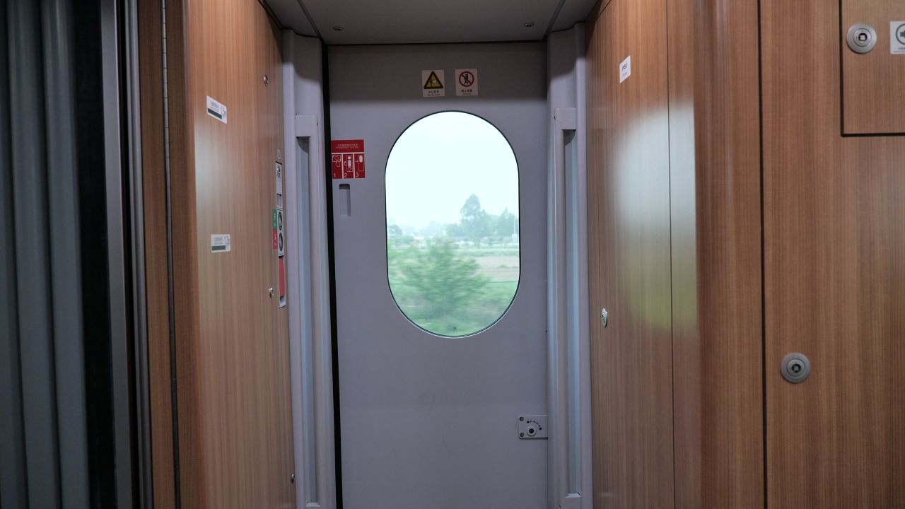 动车车门
