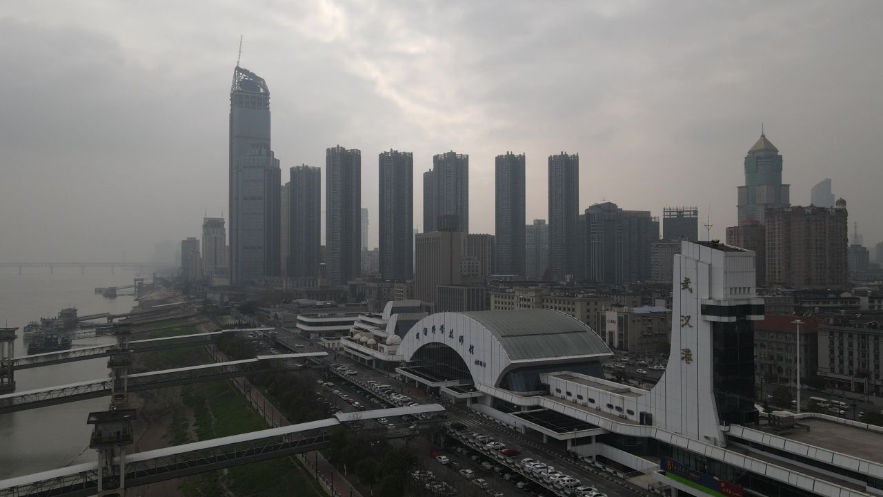 武汉科技馆江边