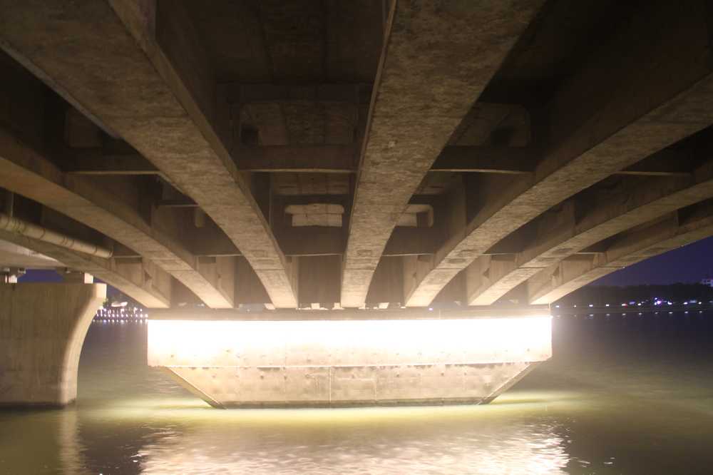 江边景色