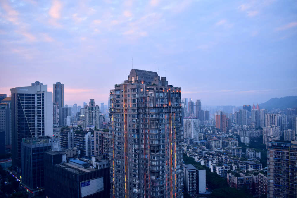城市重庆建筑大厦夕阳傍晚