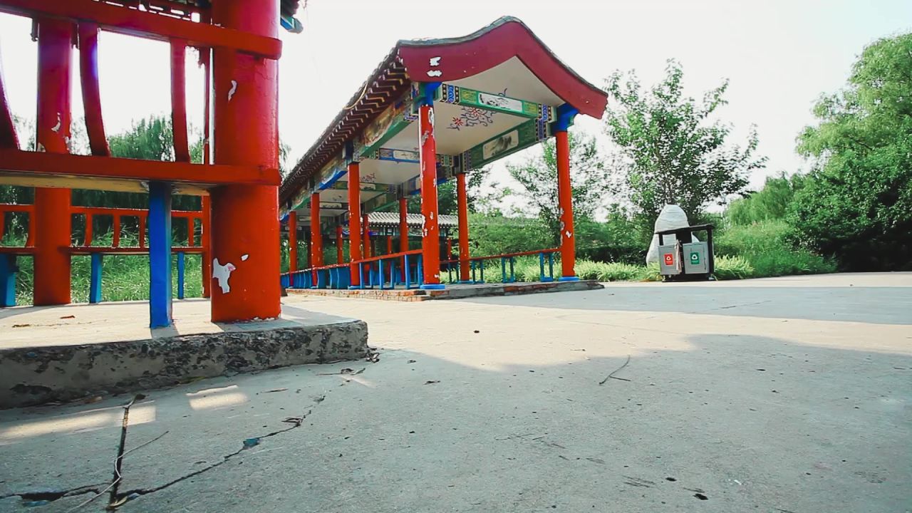 公园亭子实拍