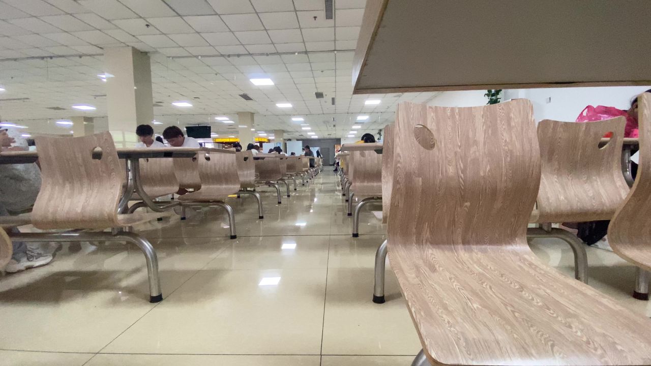 大学生食堂