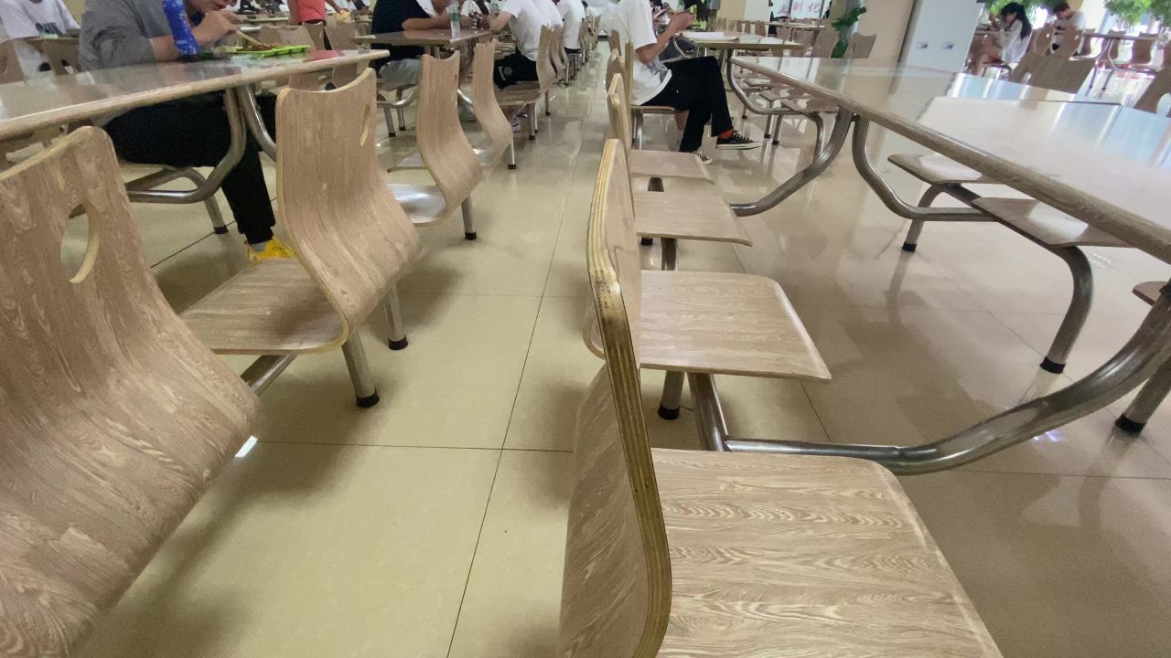 大学生食堂