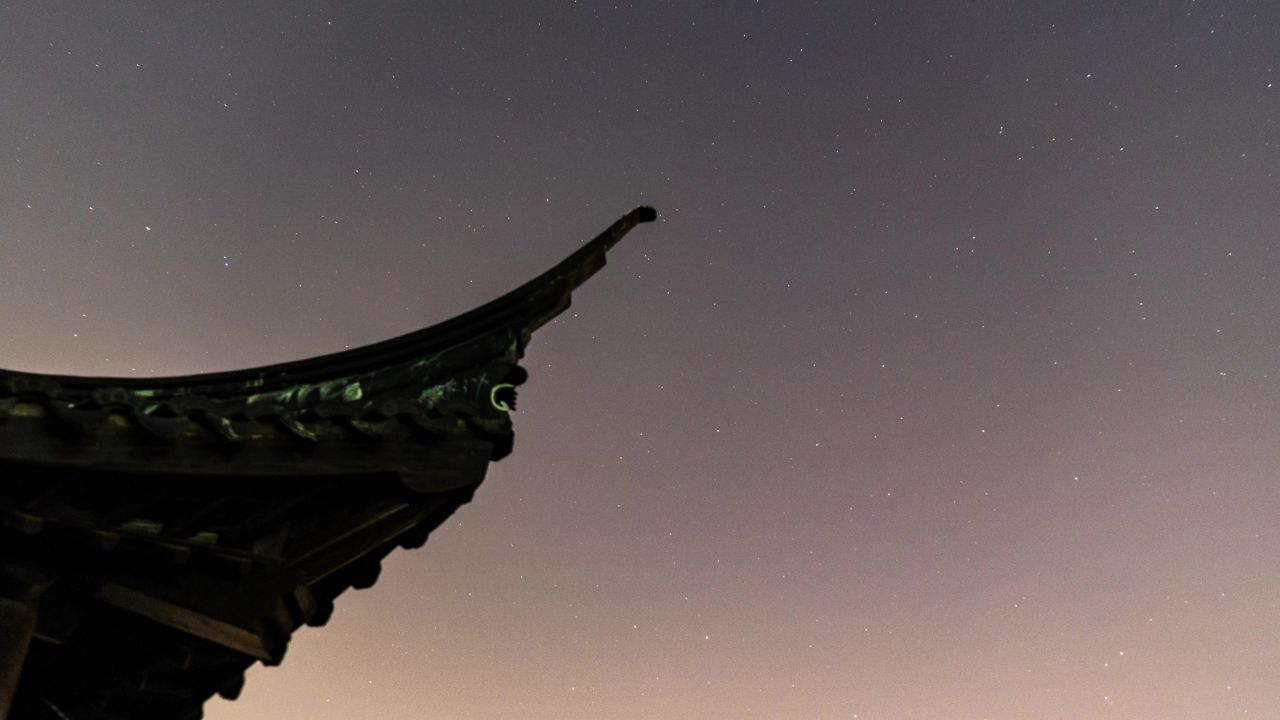 古建筑星空