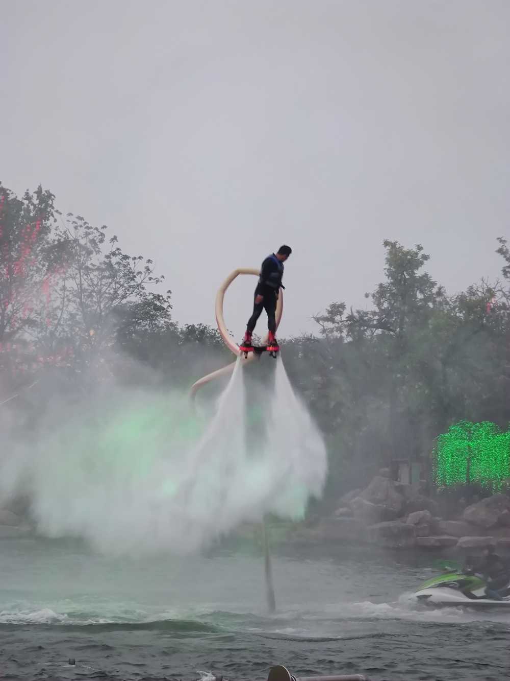 水上飞行器