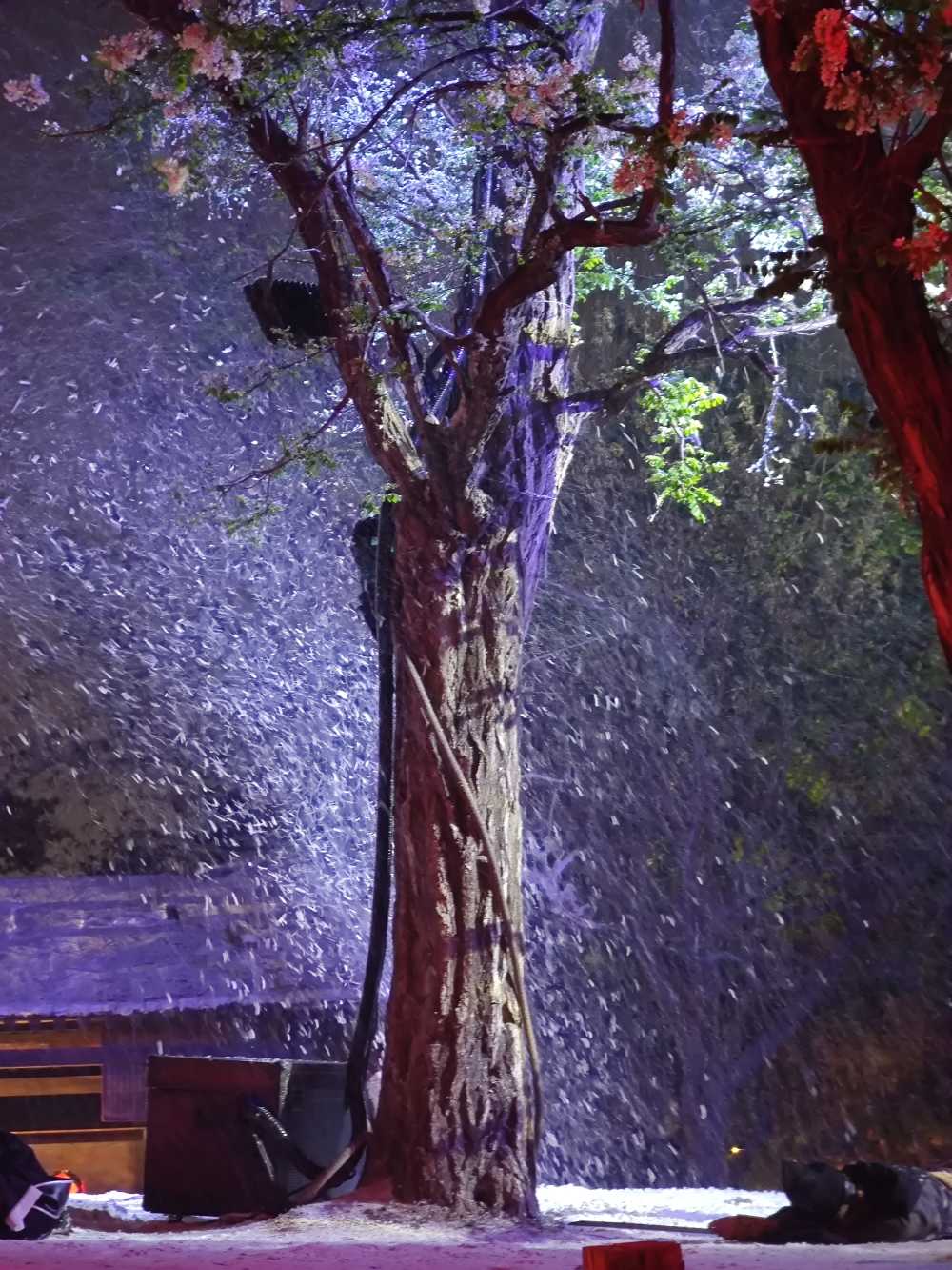 人造雪飘来飘去