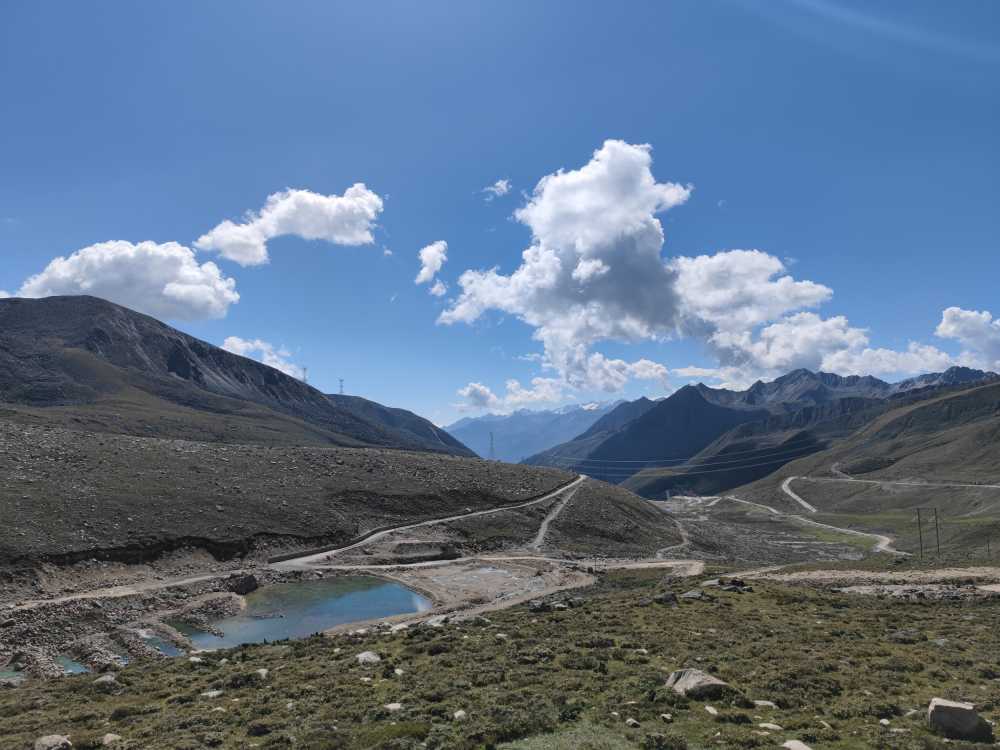 云与山