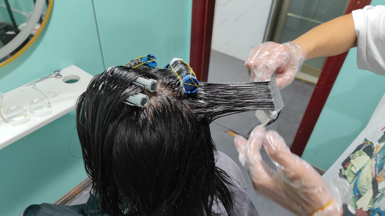 男人烫发
