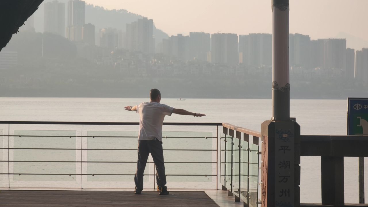 老人晨练
