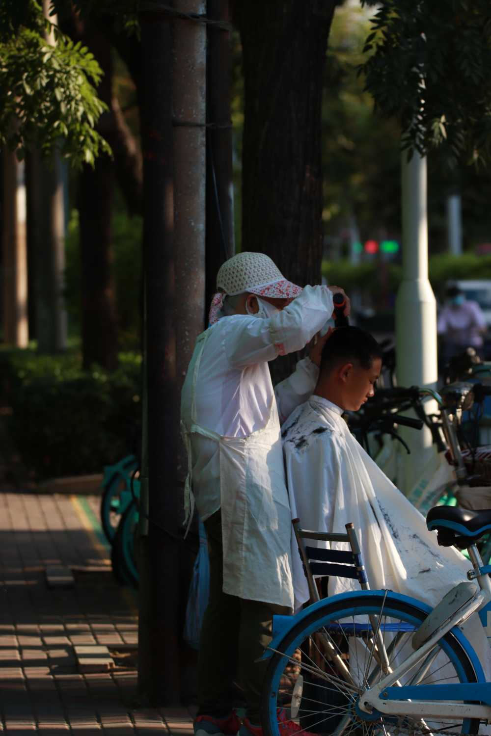 街头理发师