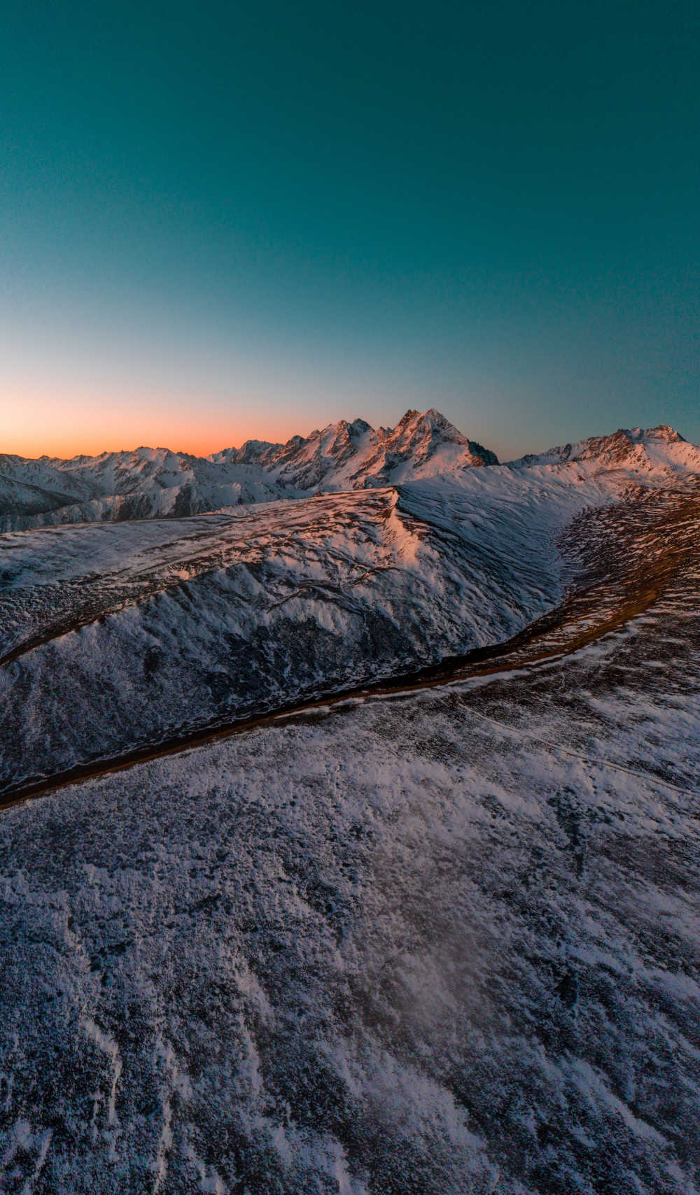 日照白马雪山