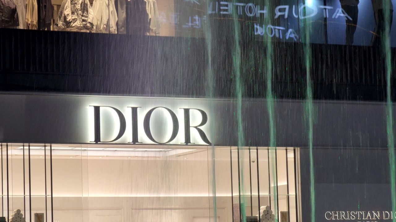 DIOR
