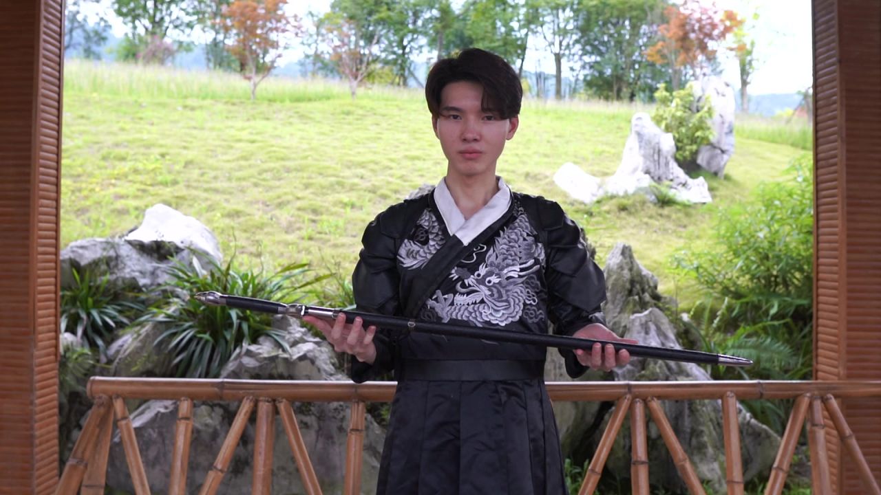 典  狱  司