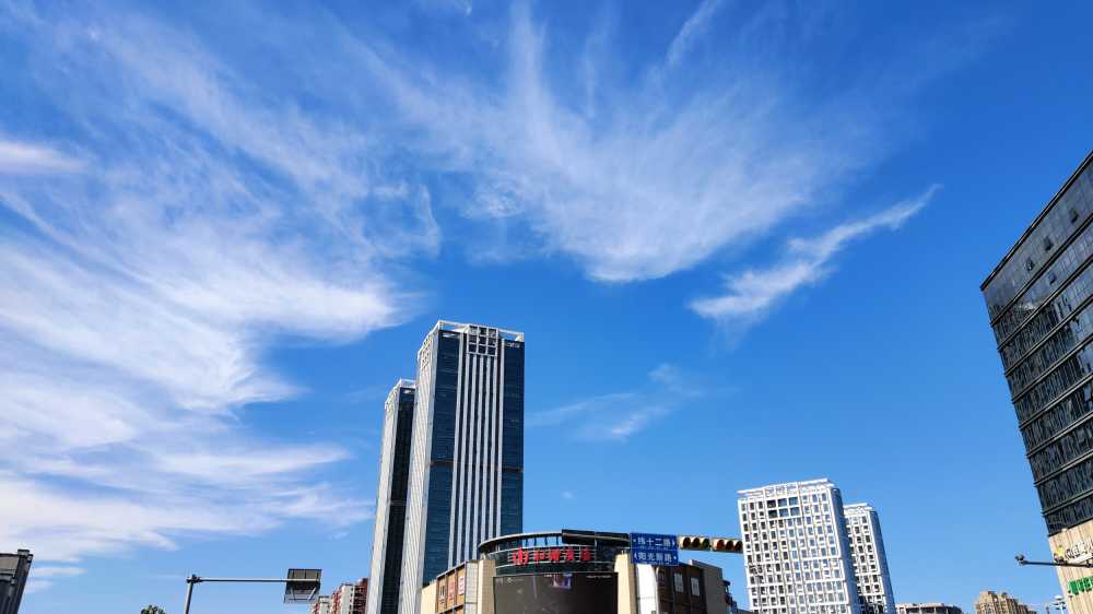 济南和谐广场蓝天白云