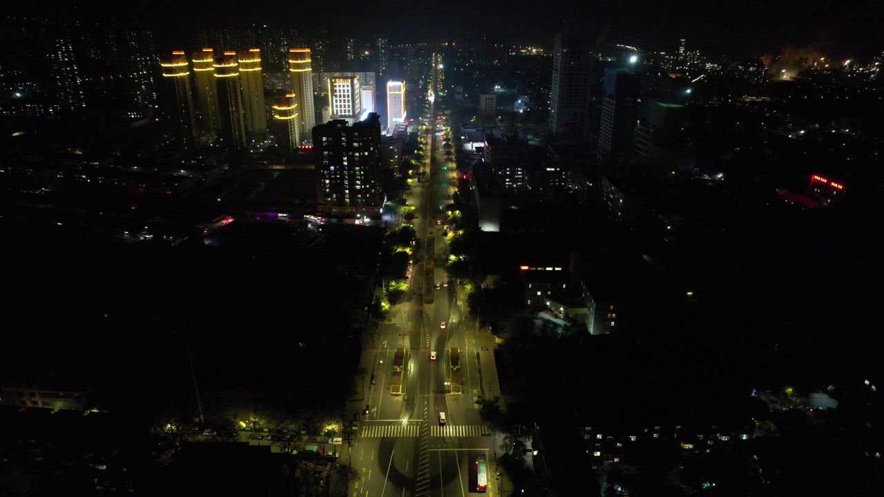 西固路段夜景