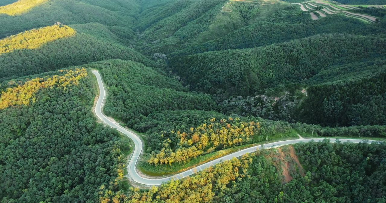 航拍山林公路素材