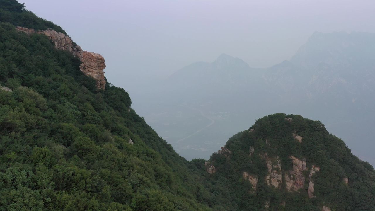 迷雾下的嵩山