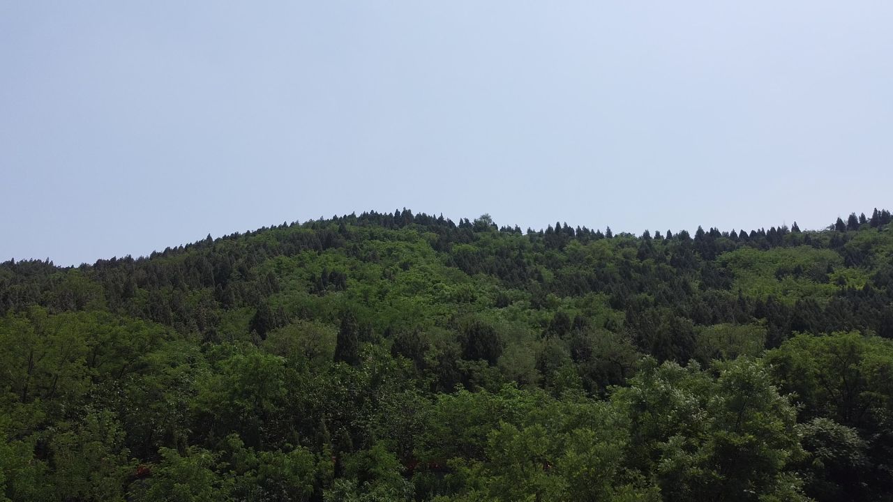 夏日夏天丘陵山脉航拍素材