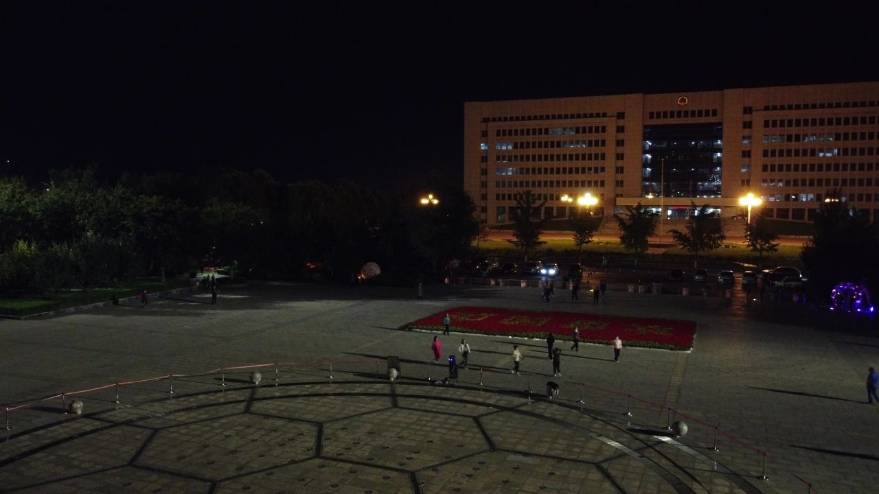 国庆春节小城夜晚车流马路航拍素材