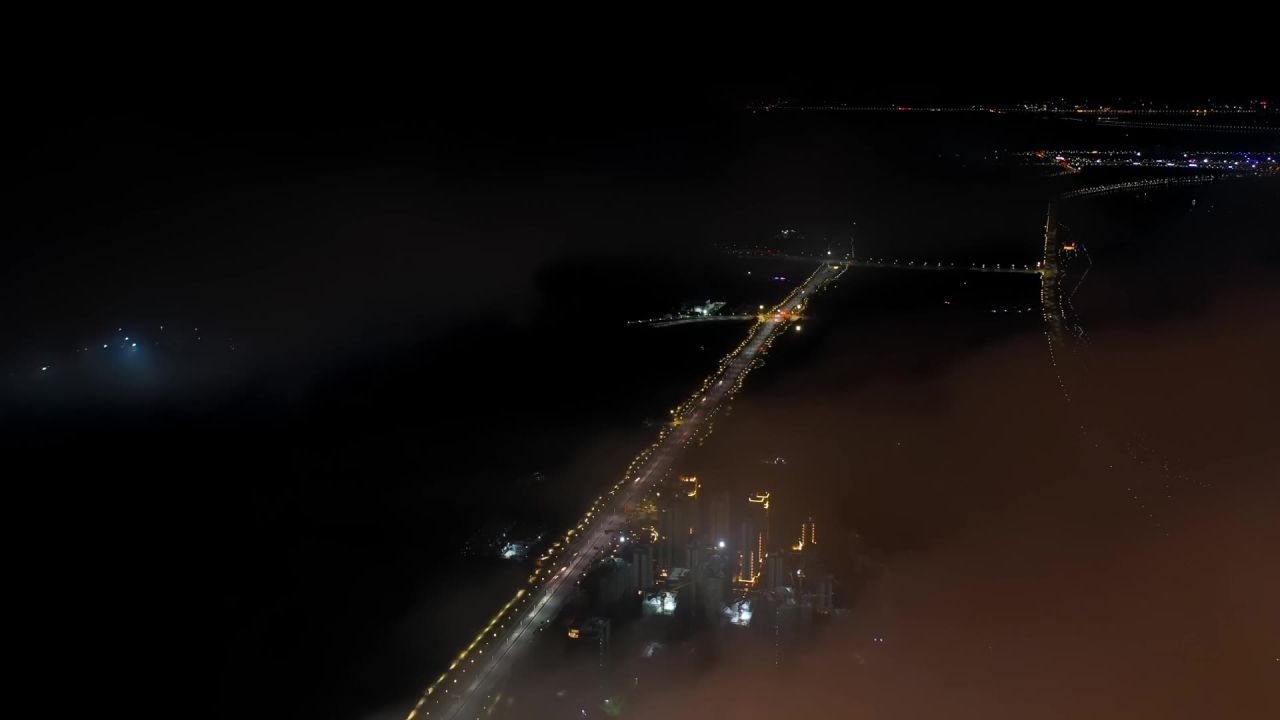 城市夜景穿云延时