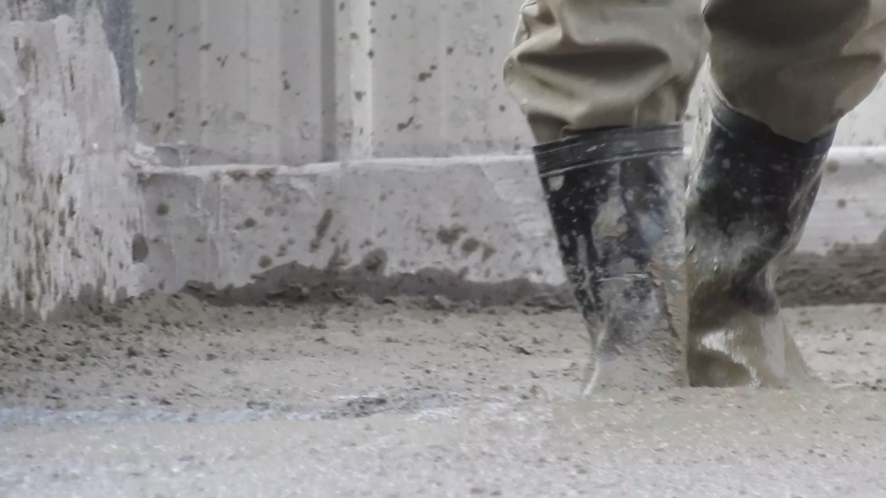 水泥浇筑