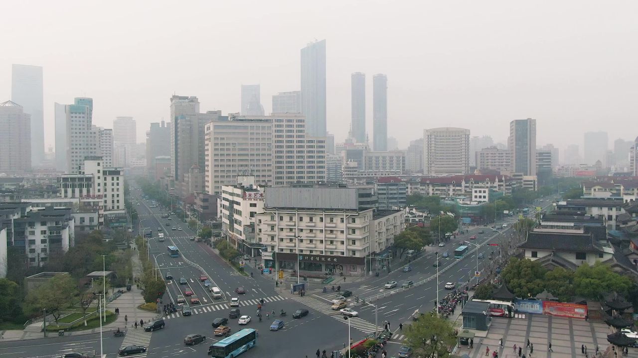 雾霾天无锡城市风光航拍