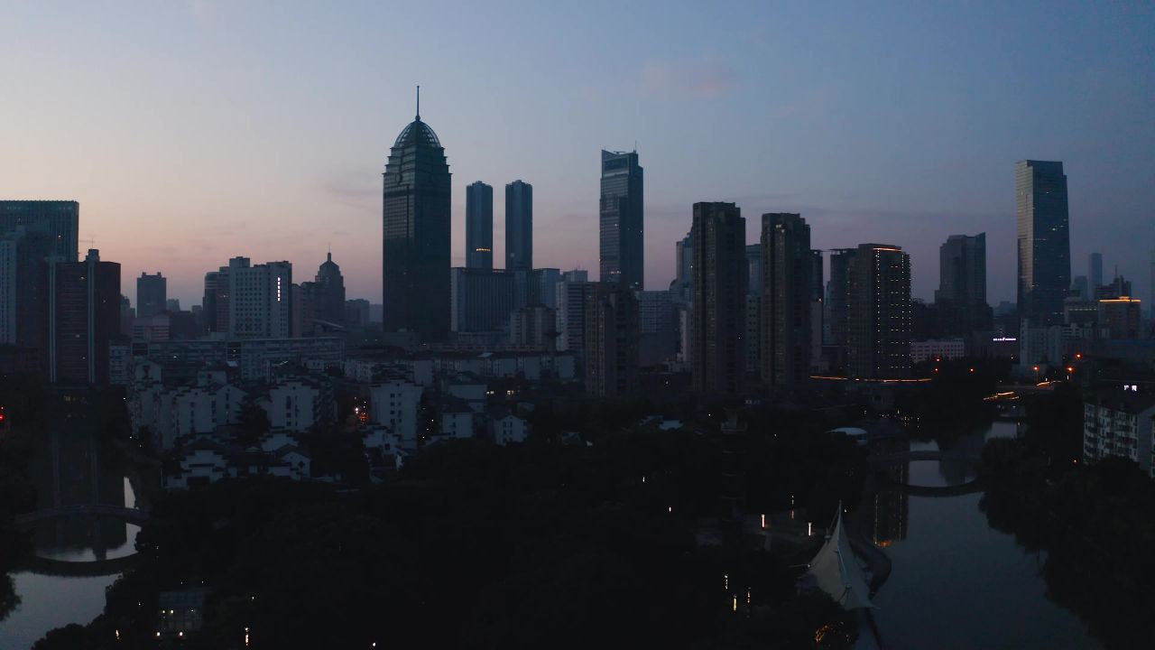 无锡市中心日出蓝调