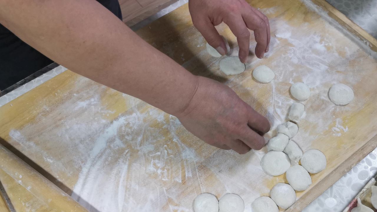 包饺子