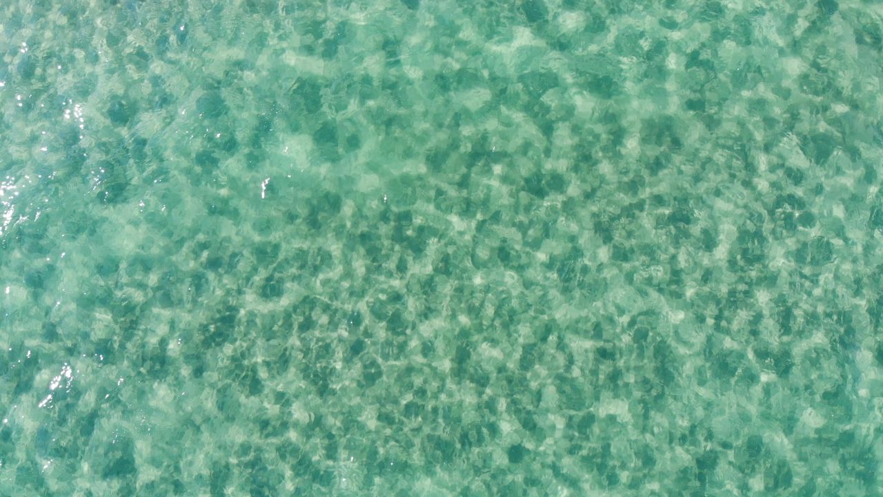 波光粼粼