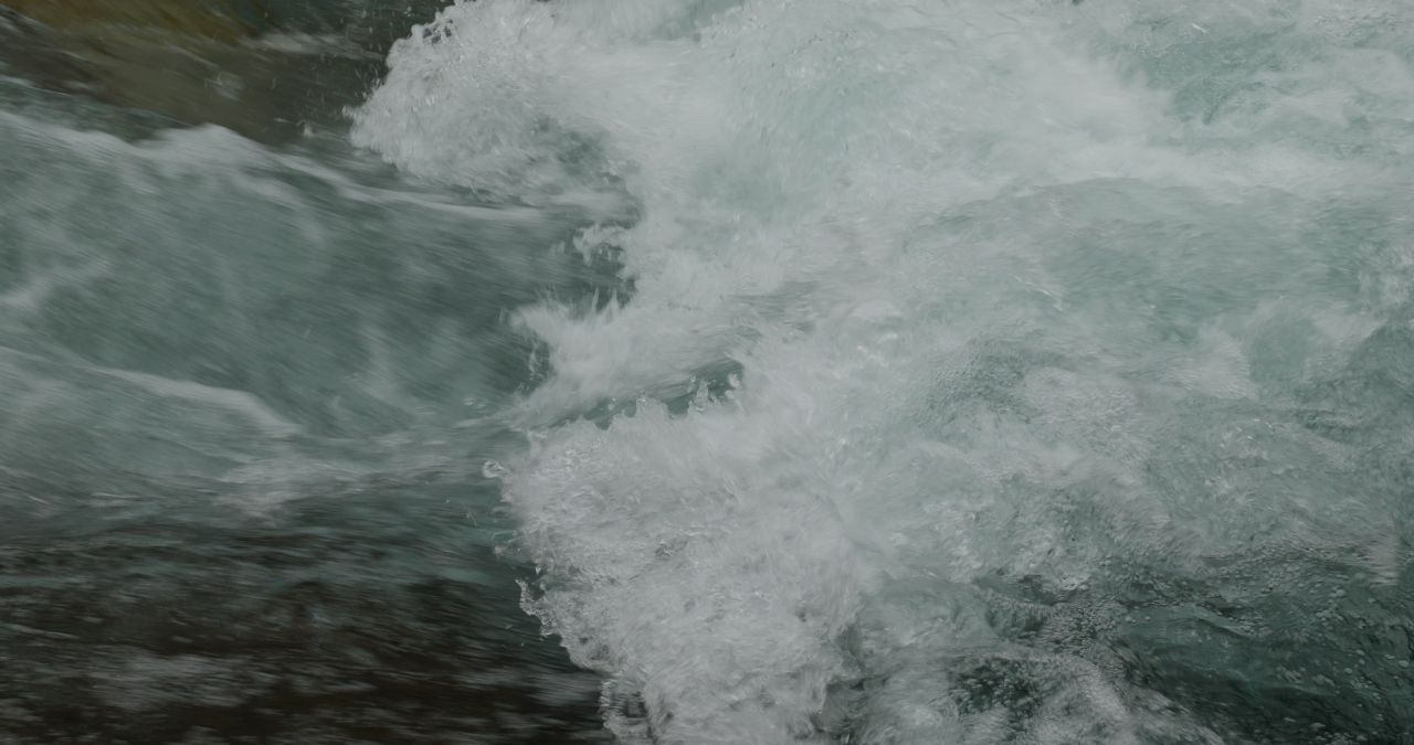 湍急的流水