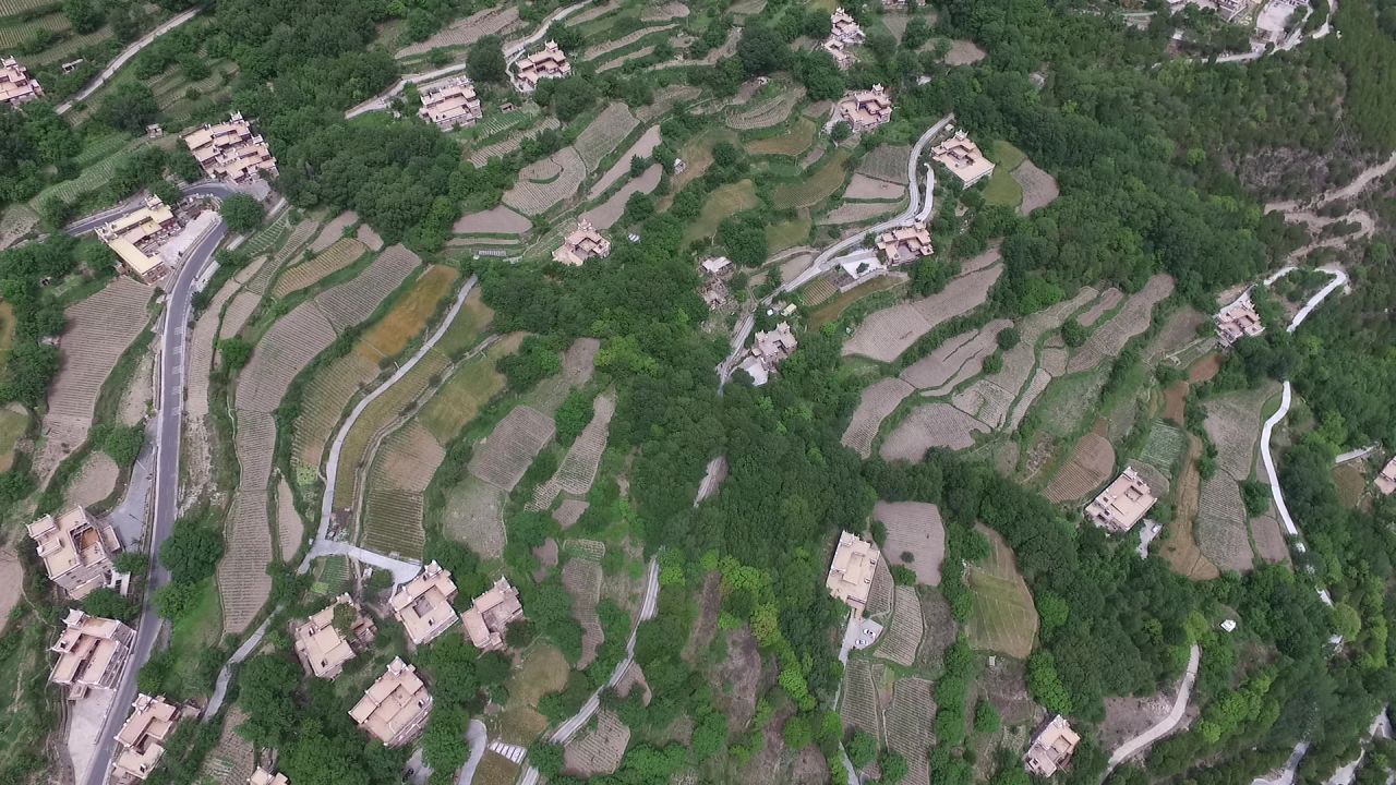 高山上的村落航拍